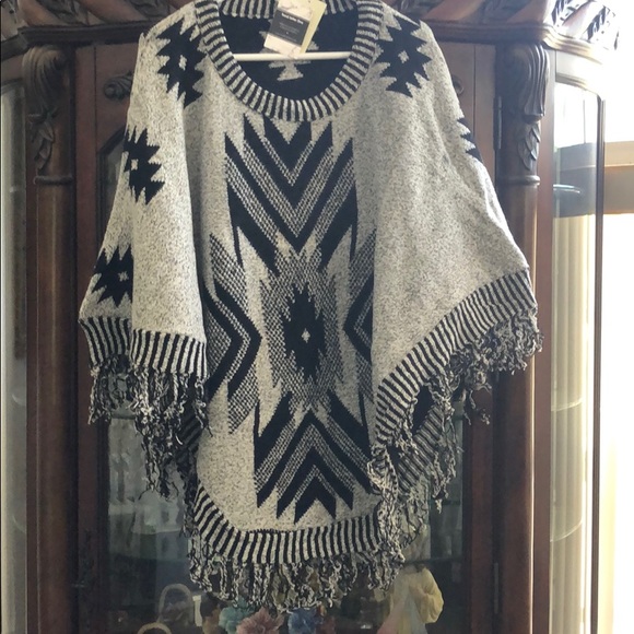 LAST 1! BLACK & GREY FRINGE PONCHO KNIT SWEATER - Picture 5 of 7